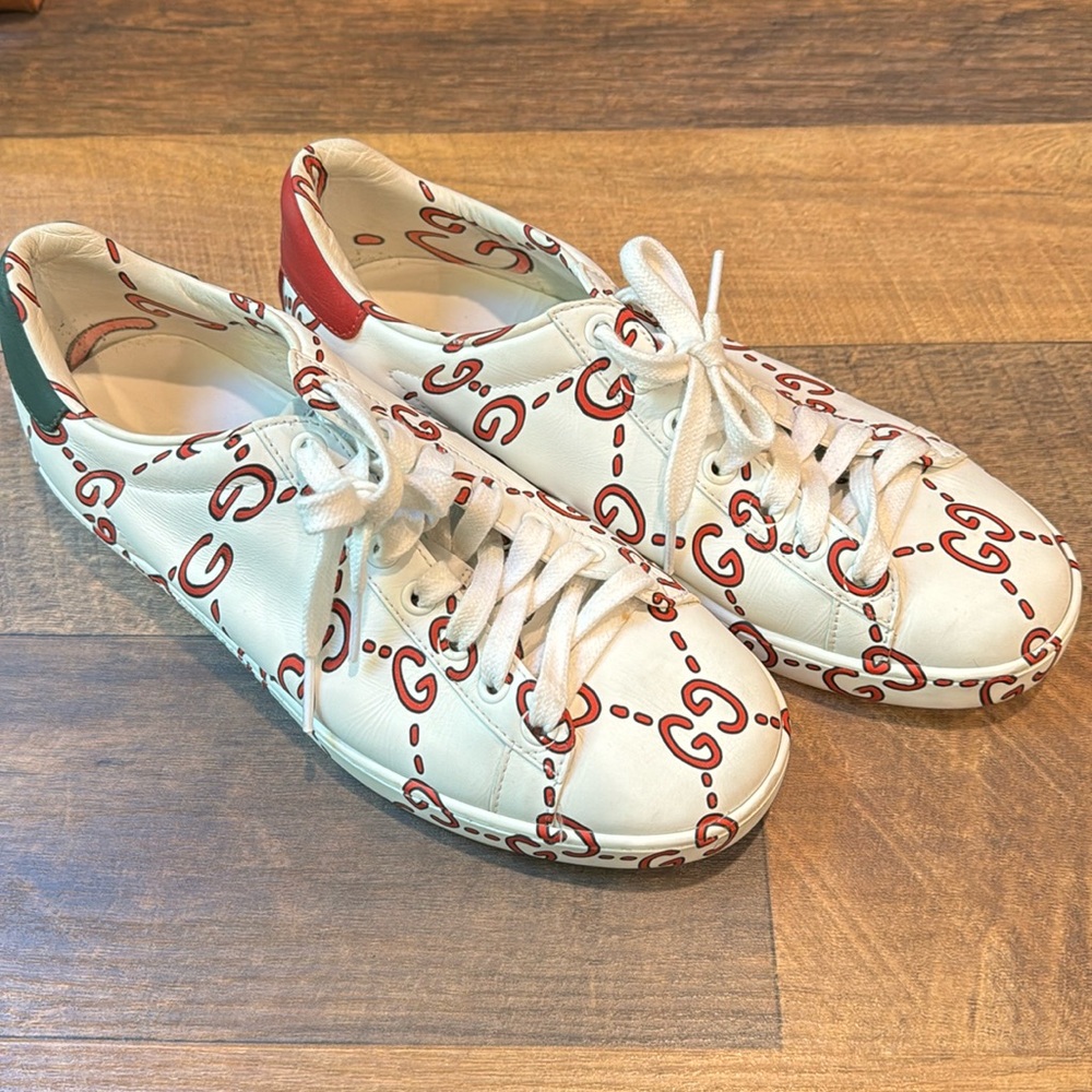 GUCCI ACE GG LOGO VERY GOOD CONDITION SIZE 37 (fits like a 7.5/8). Minor wear